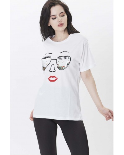 Desenli Beyaz Tshirt 